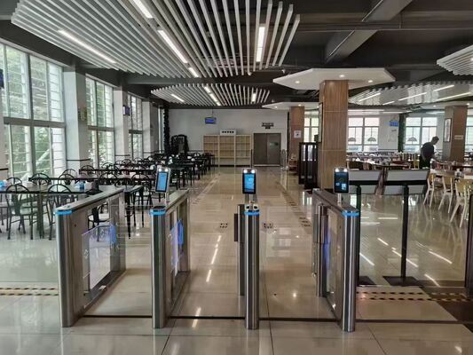 Acquistare Porta di sicurezza anti-collizione giradischi oscillante per bambini uso asilo online manufacture