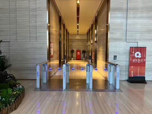 Prezzo buono Riconoscimento facciale Velocità Portale giradischi Materiale in alluminio più lettore di codice QR RFID in linea